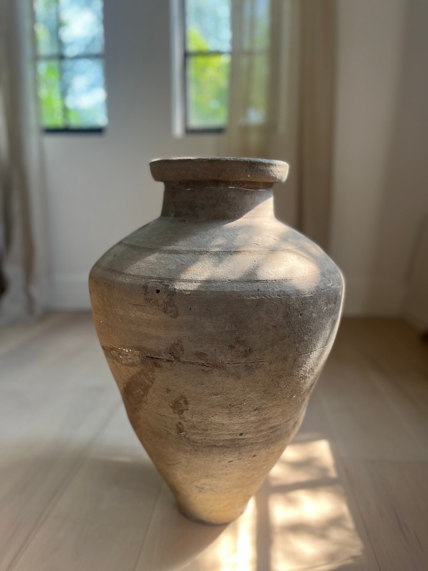 Antique Enez pot