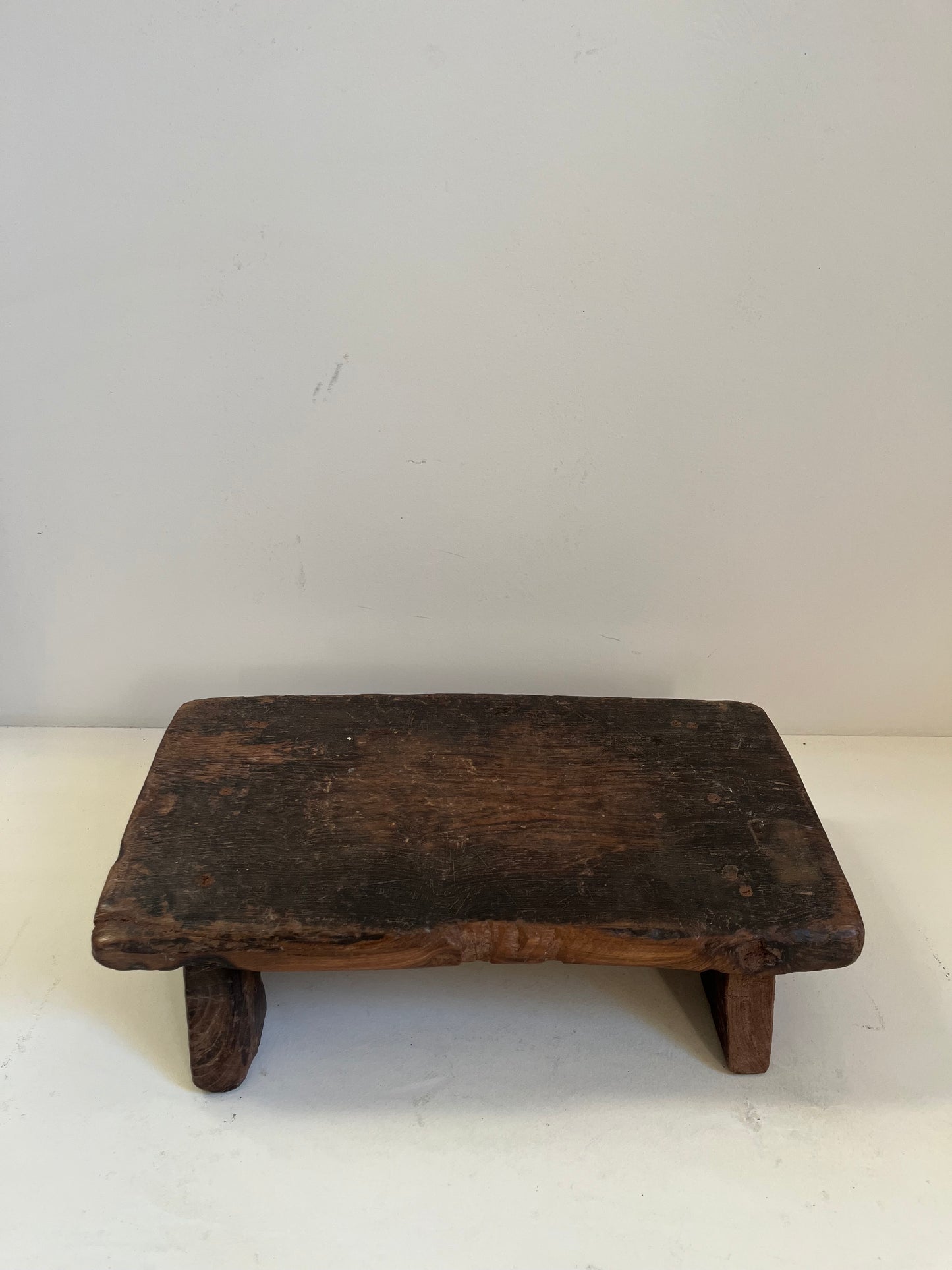 Vintage Stained Wood Bajot Riser II