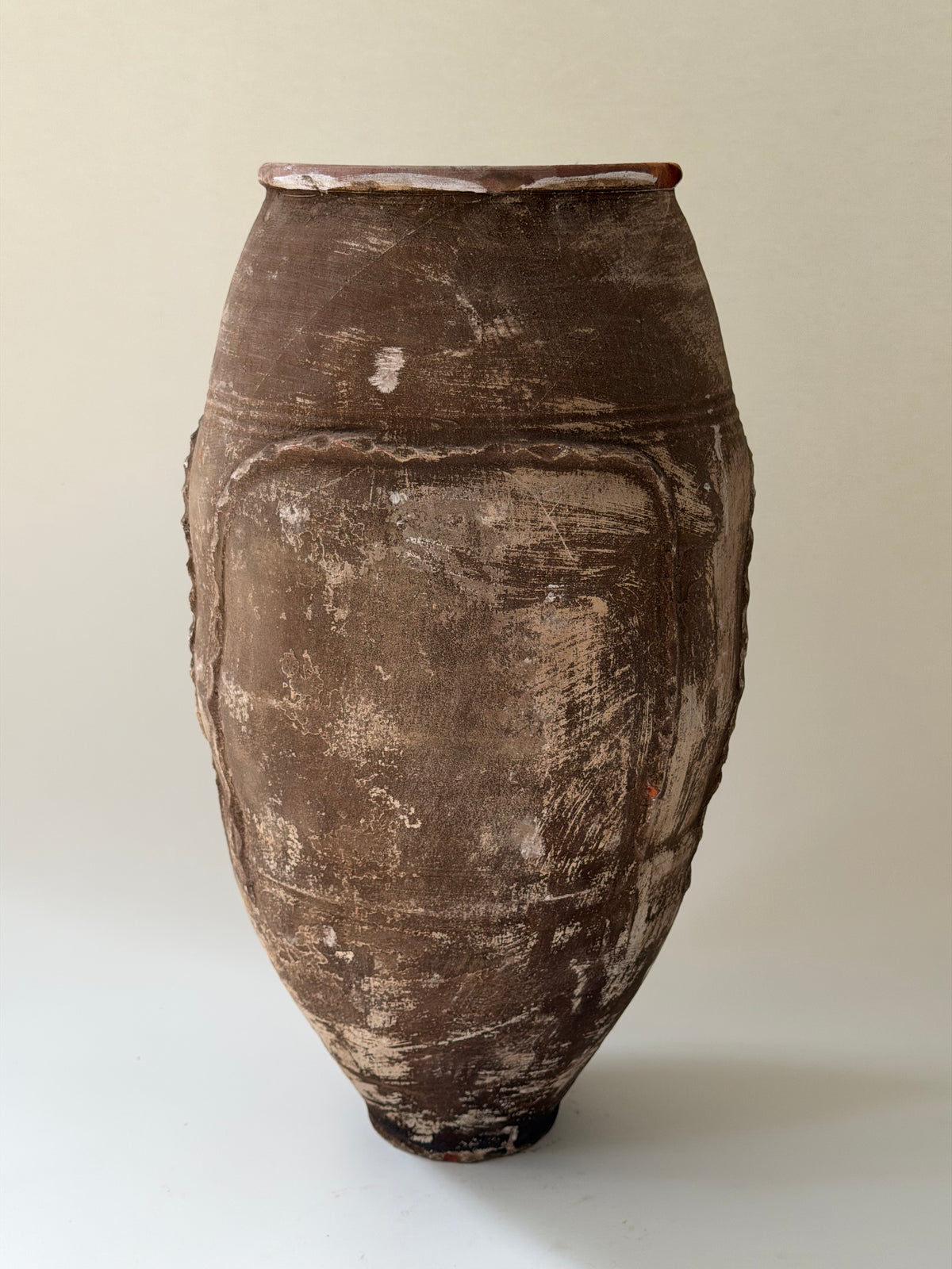 Olive Jar - Belted Brown Texture