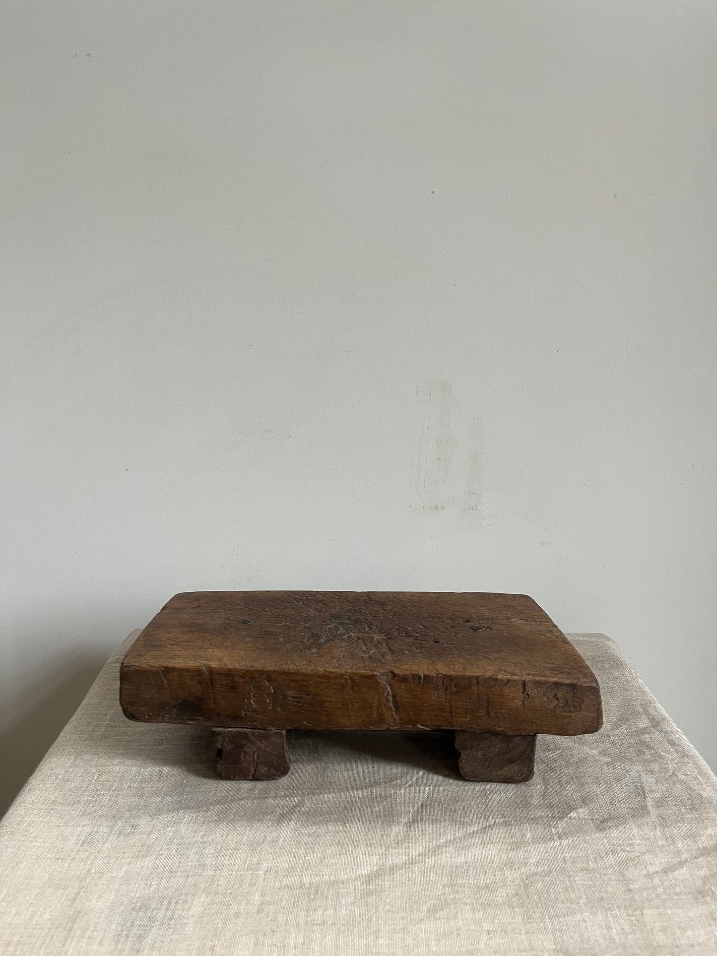 Vintage Stained Wood Bajot Riser X