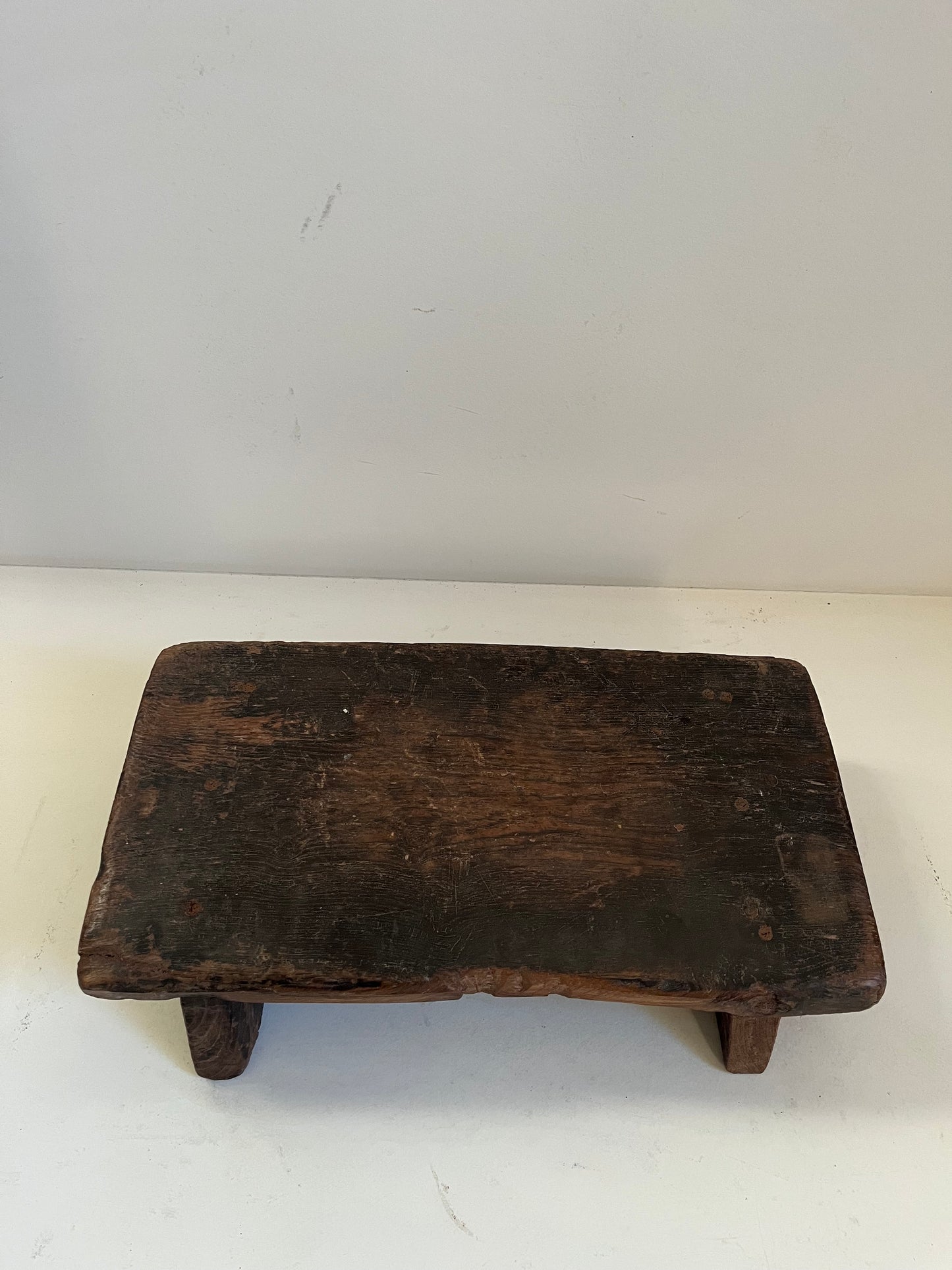 Vintage Stained Wood Bajot Riser II