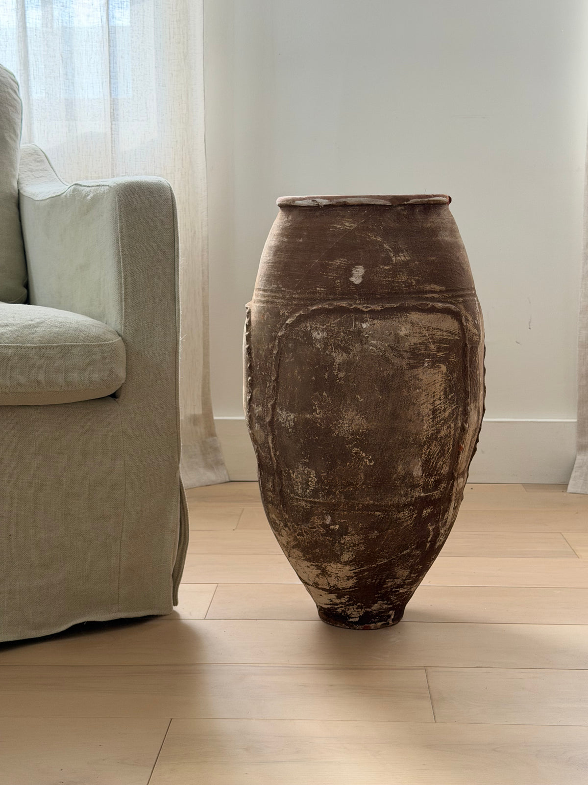 Olive Jar - Belted Brown Texture
