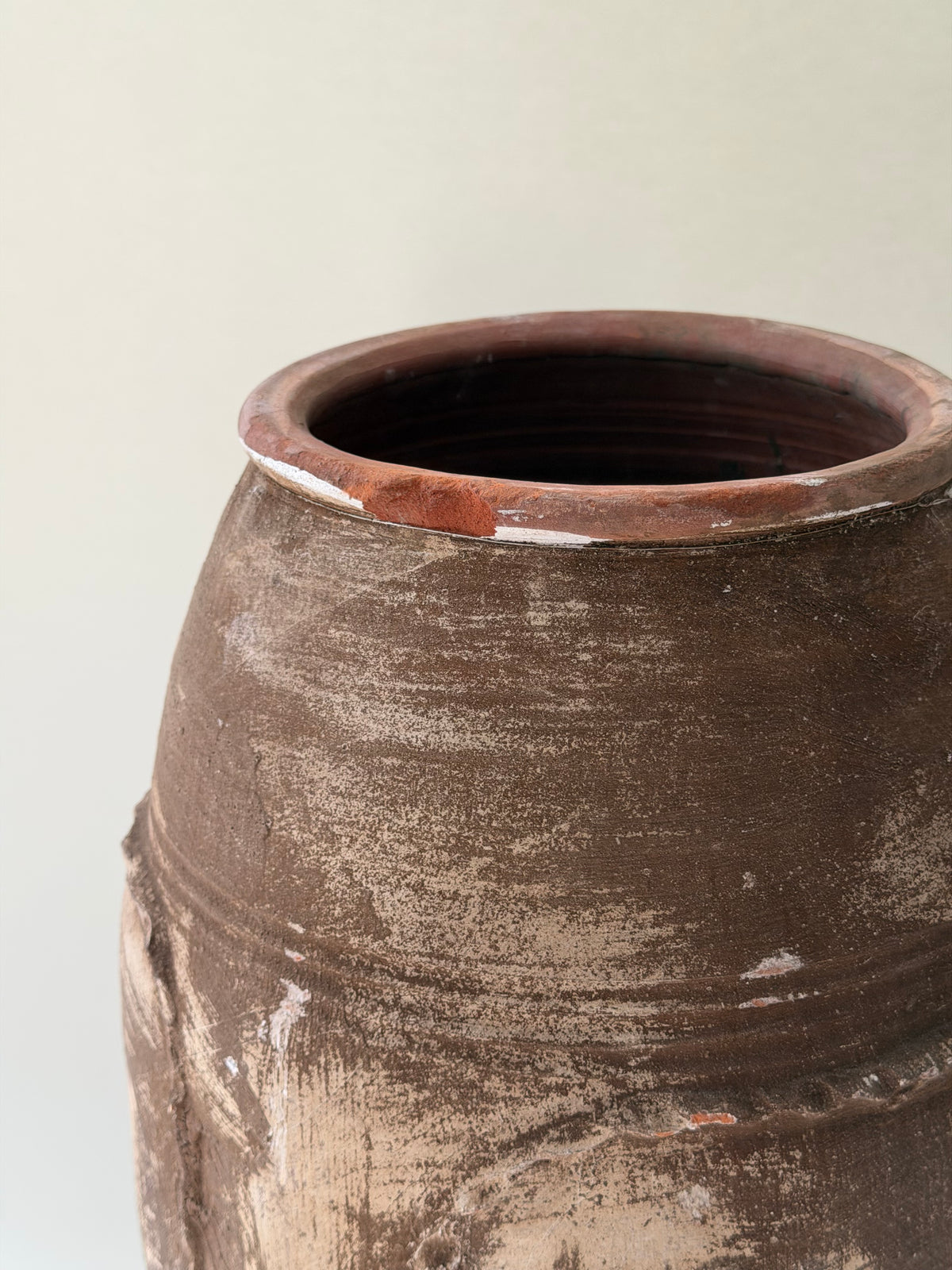 Olive Jar - Belted Brown Texture