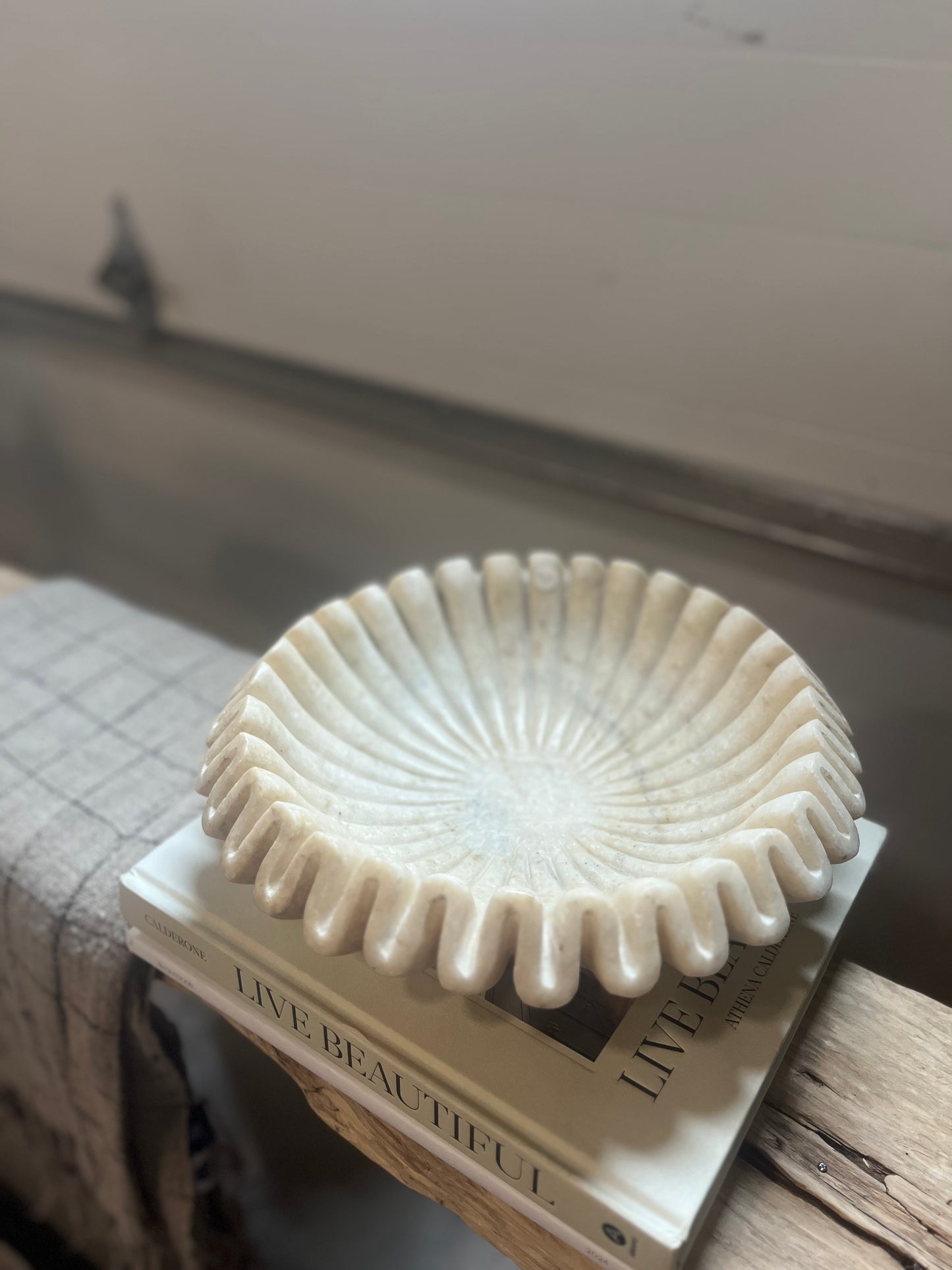 Marble ruffle bowl