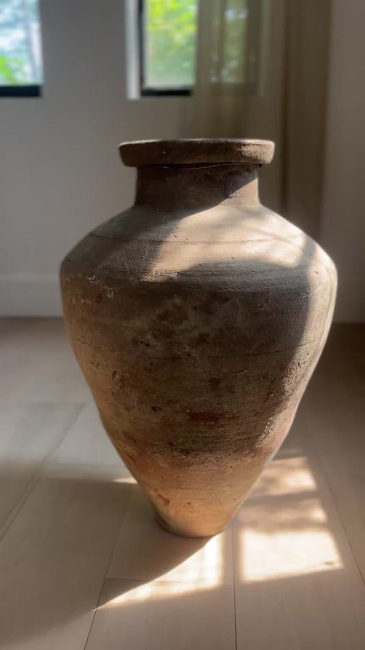 Antique Enez pot