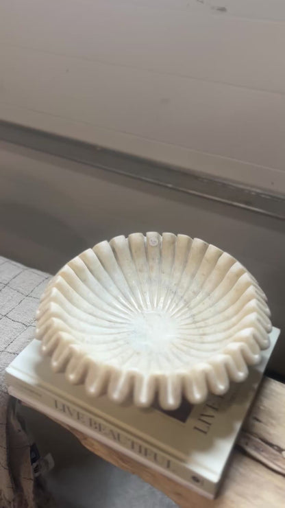 Marble ruffle bowl