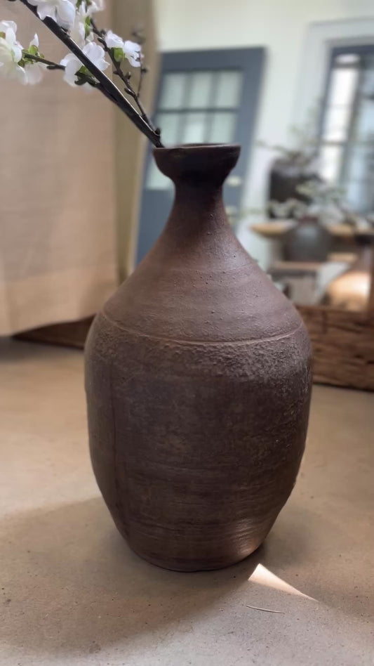 Pinch neck rice wine jar, large